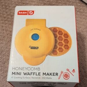 Dash Yellow Bees Honeycomb Mini Waffle Maker NWT